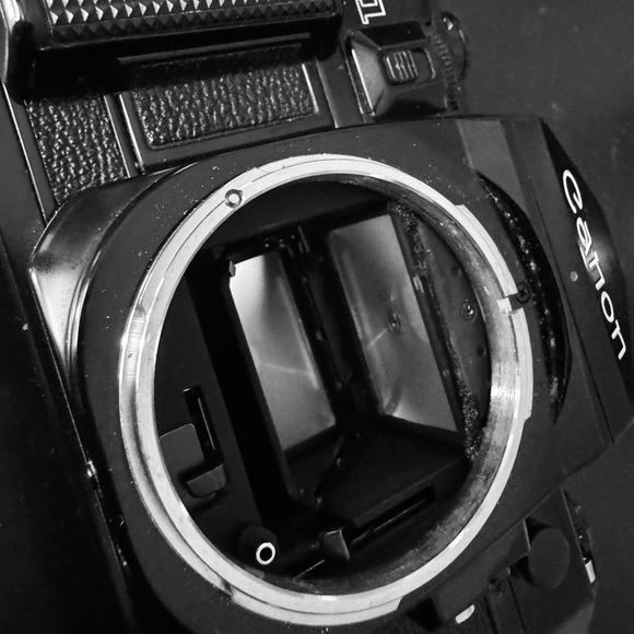 Canon A-1 + Canon 28-55 f/3.5-4.5. Film Camera Kit + Canon 70-150mm. Flash, Case - Picture 5 of 12